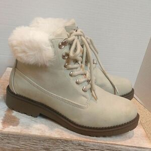 👍 Esprit  Fur Trimmed Booties.  A9. Size 7